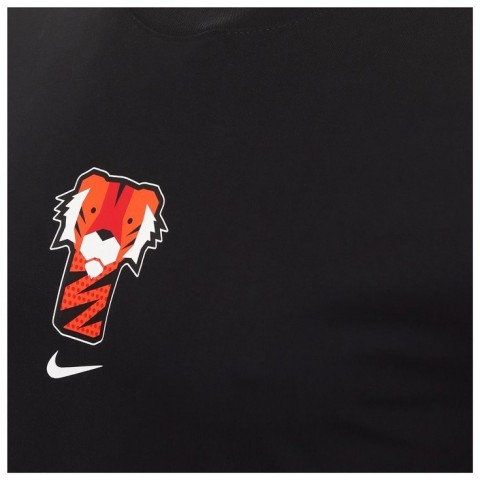 Nike Tee-shirt Tiger Woods Frank Noir close-up